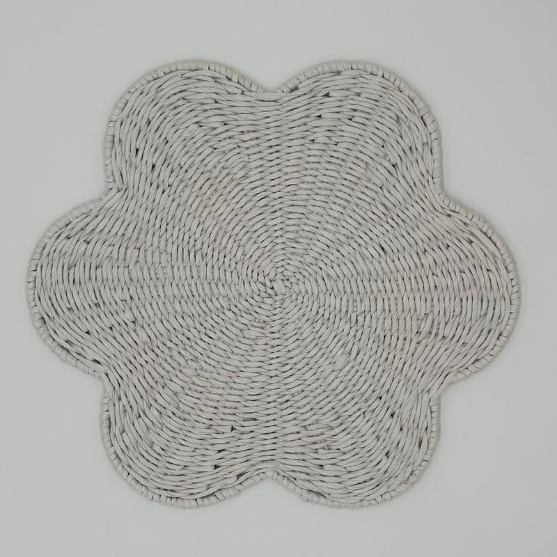 Scallop Placemat Twisted Paper White