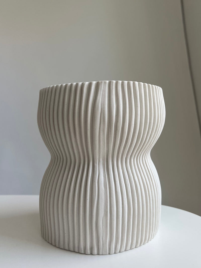 Small Round Curvy Vase