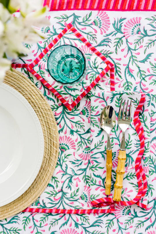 Joyeaux Round Tablecloth
